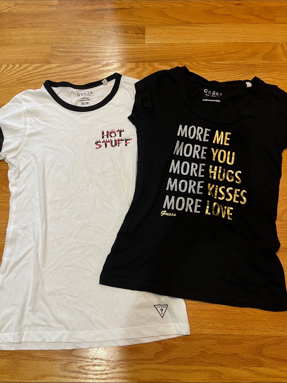 Guess Lot of 2 Graphic T-shirts Size XS